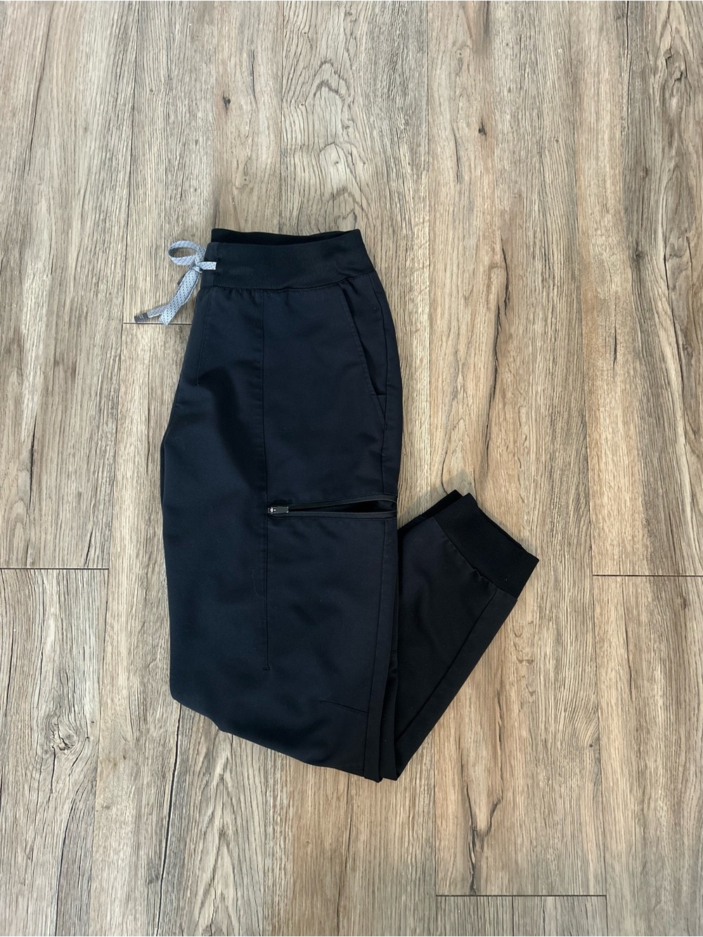 Fabletics Black Women's Jogger Scrub Pants with Drawstring
